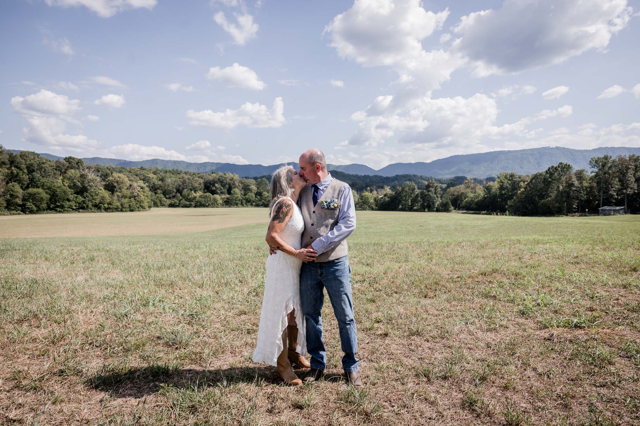 East Tennessee Wedding Photographer